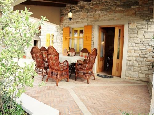 Holiday Home with Pool (4281) – Photos 4