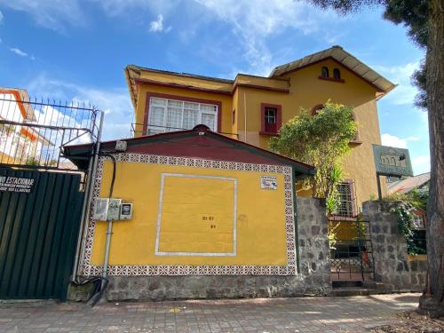 Edificio en el que se encuentra el albergue