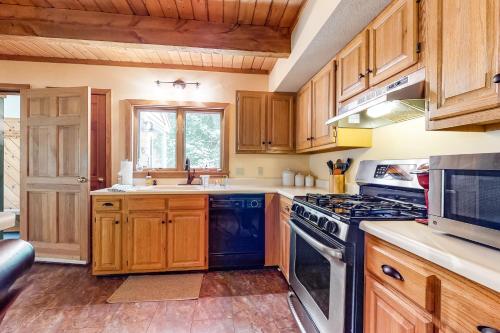Dapur atau dapur kecil di 43 Fox Run