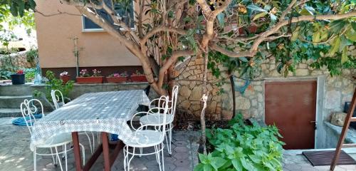 Φωτογραφία από το άλμπουμ του Apartments near the sea Bilo Primošten σε Primošten