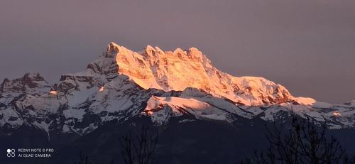 Vue générale sur la montagne ou vue sur la montagne depuis l'appartement
