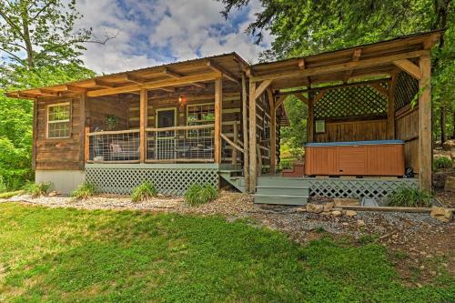 Peaceful Creekside Hideout Cabin with Hot Tub!