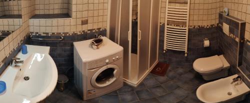Kúpeľňa v ubytovaní CASA VACANZE CLO 3 CAMERE 2 BAGNI