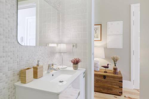 Oporto MyWish City Central Apartment with Private Garden