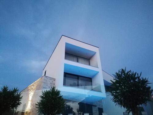 Villa NOVAMARIN - heated pool, sauna, garden