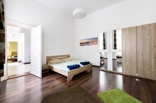 Ένα ή περισσότερα κρεβάτια σε δωμάτιο στο Diamond Home Apartment - City Center