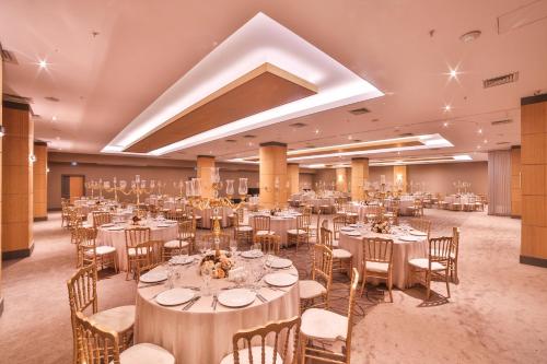 Restoran atau tempat lain untuk makan di Ramada Plaza by Wyndham Eskisehir