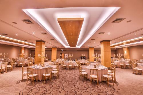 Restoran atau tempat lain untuk makan di Ramada Plaza by Wyndham Eskisehir
