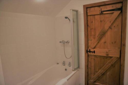 Et badeværelse på Mews Cottage Harrogate