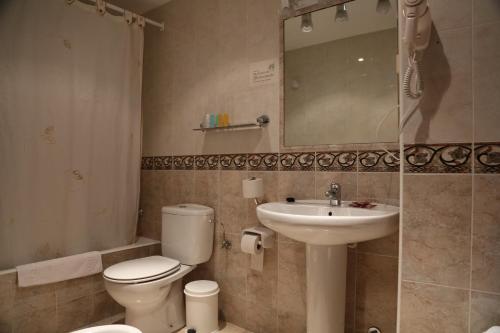 Kúpeľňa v ubytovaní Hotel El Tilo