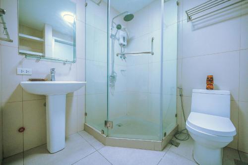 Ein Badezimmer in der Unterkunft Cedar Peak Condominium by Tripsters Hub