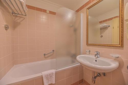 Ett badrum på Amadria Park Hotel Agava