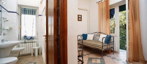 A bathroom at Hotel Del Borgo