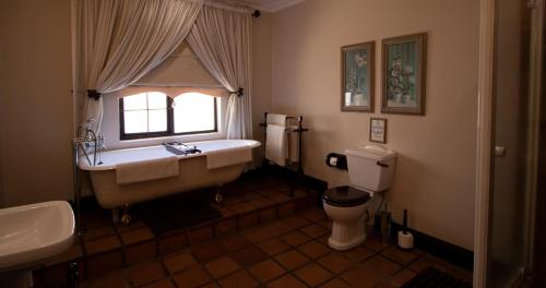 Toadbury Hall Country Hotel tesisinde bir banyo