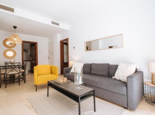 Posedenie v ubytovaní Sol Suite Apartment with Garden