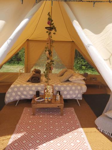 Gallery image of Hopgarden Glamping - Luxury 6m bell tent in Wadhurst