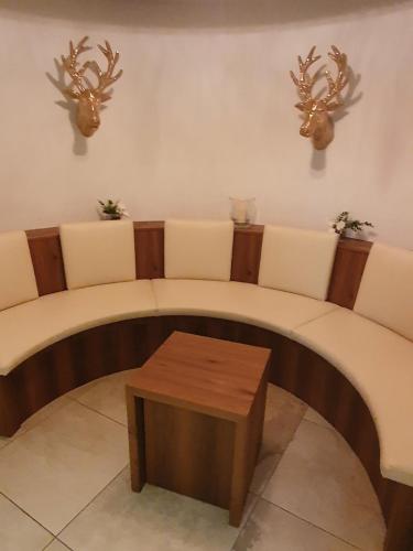 Posezení v ubytování Hotel Steinbock