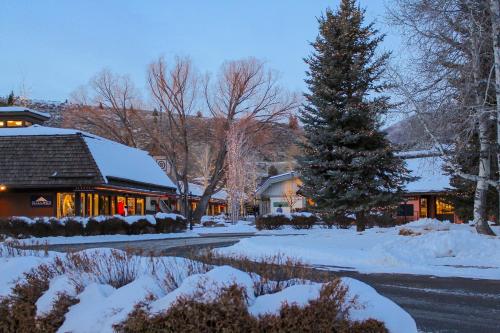 New Village Center – Photos 2