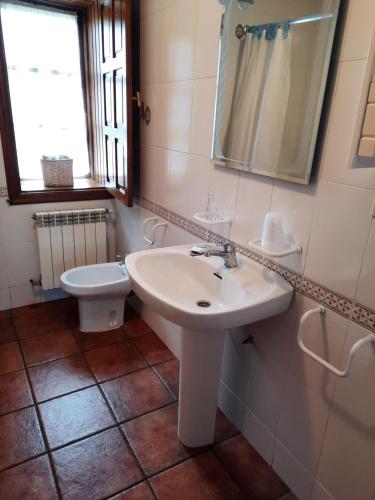 Bilik mandi di Casa Viduedo