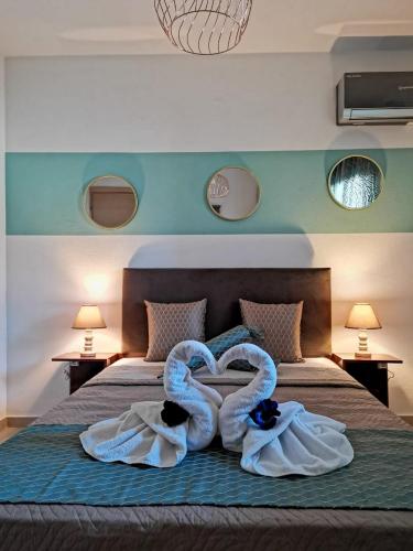Evris House color suite
