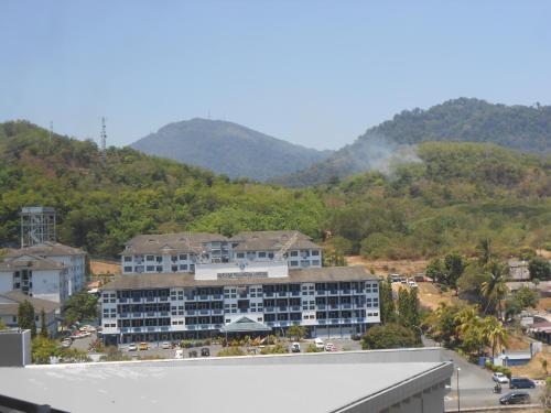 ホテルから撮影された、または一般的な山の景色
