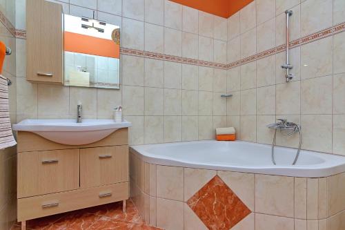 Koupelna v ubytování Apartments Gisela
