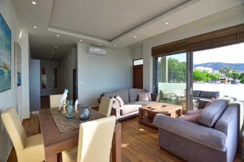 Gallery image of Gonis Grand Luxury Suite in Palaiochora