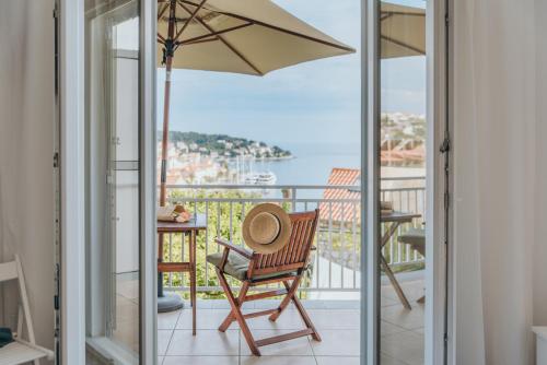 Anatota Hvar