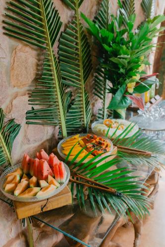 ホテルの敷地内または近くでの食事または食べ物