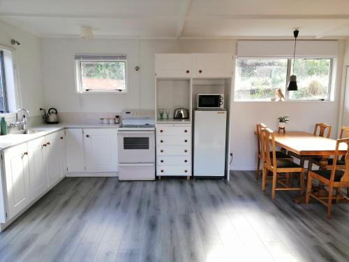 Gallery image of Cozy guesthouse at the Rabbithole, Akatarawa Valley in Upper Hutt