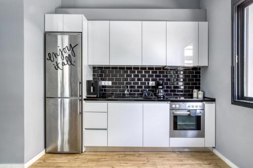 Spacious flat with courtyard in Peristeri!