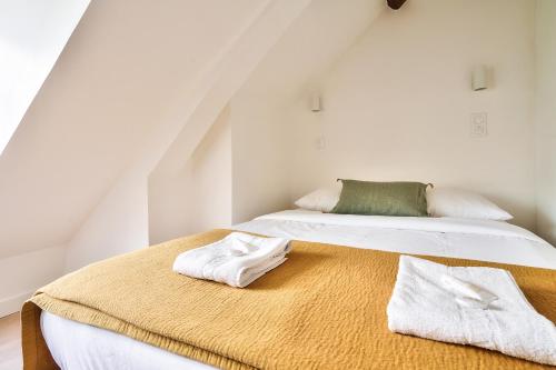 New Cocoon Duplex for 2 in the Heart of Paris (5D)
