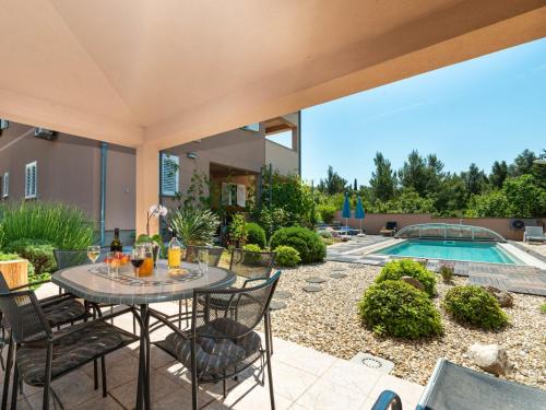 Apartment Matas-1 by Interhome