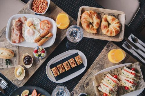 Mad på lejlighedshotellet eller i nærheden