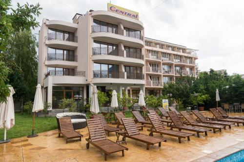 Afbeelding uit fotogalerij van Hotel Central in Sunny Beach