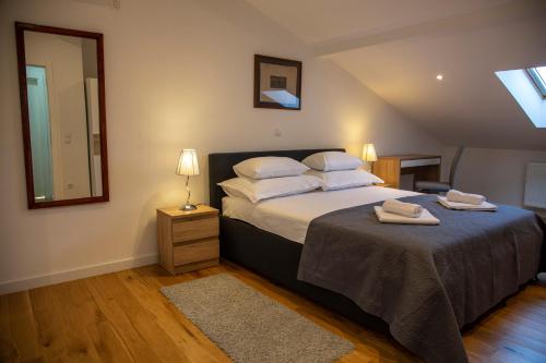 Iadertina Duplex Apartment with Garden