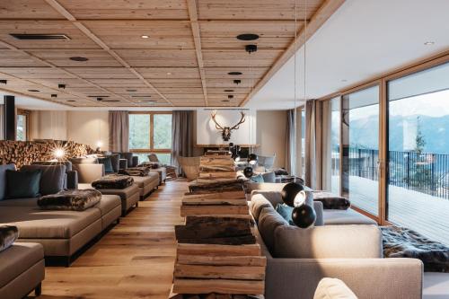Un lugar para sentarse en Kolfuschgerhof Mountain Resort