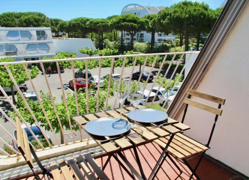 LE SERINITY - Studio 10 min des plages à pieds, wifi, parking, clim