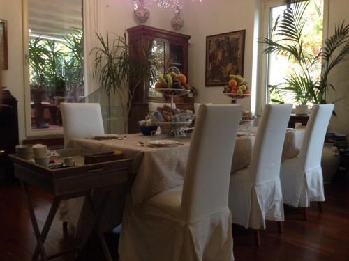 ห้องอาหารหรือที่รับประทานอาหารของ Trastevere Belvedere B&B