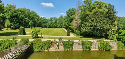 Gallery image of Château de la Cour Senlisse in Senlisse