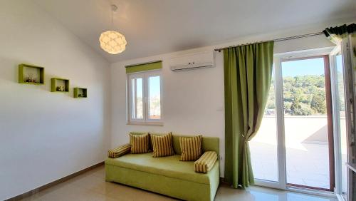 Gallery image of Apartments with sea view in Stomorska