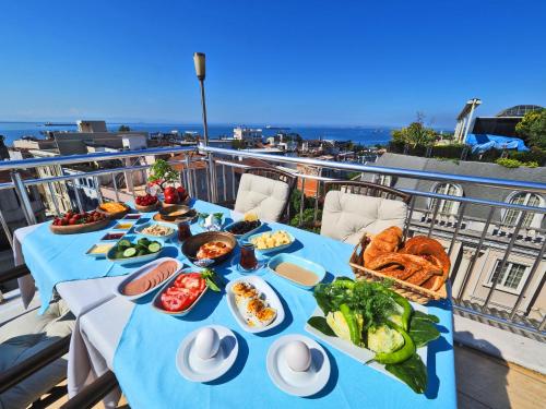 Jídlo v hotelu nebo okolí