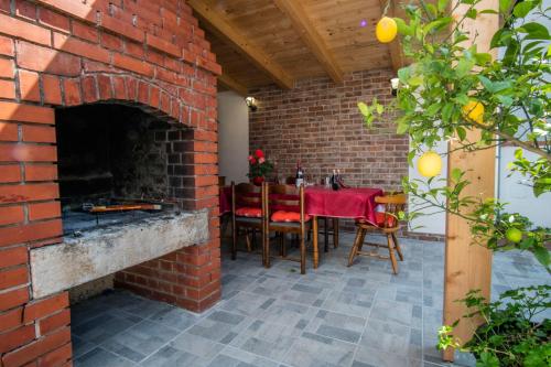 Patio nebo venkovní prostory v ubytování House Nada apartman