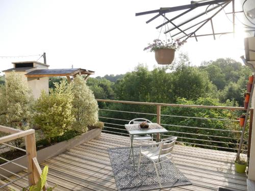 Balkoni atau teres di Gite De Lasbareilles