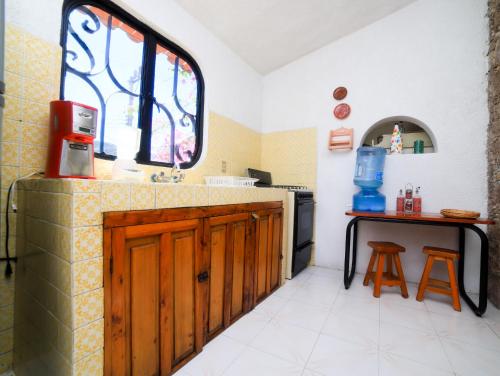 Dapur atau dapur kecil di Casa de las Cruces Taxco