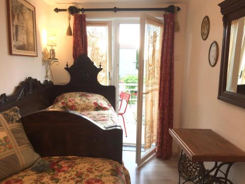 Gallery image of Vintage House for rent 60m from Sea in Baška Voda