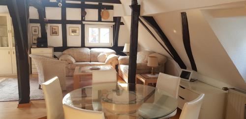 Ruang duduk di Penthouse Ferienwohnung Boppard Zentrum, sonnige Dachterrasse