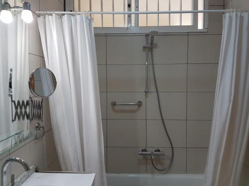 Koupelna v ubytování Apartamentos Tamarindos