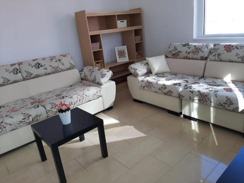 Posezení v ubytování ARAD Chic Apartament UTA