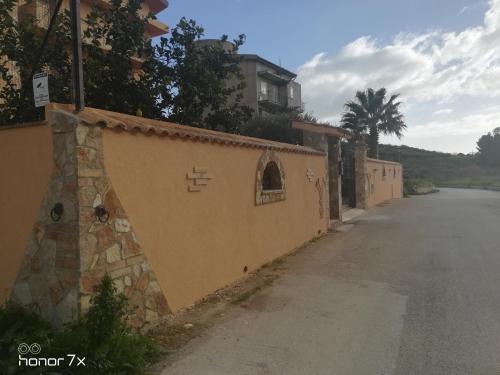 Το κτήριο όπου στεγάζεται  το διαμέρισμα
